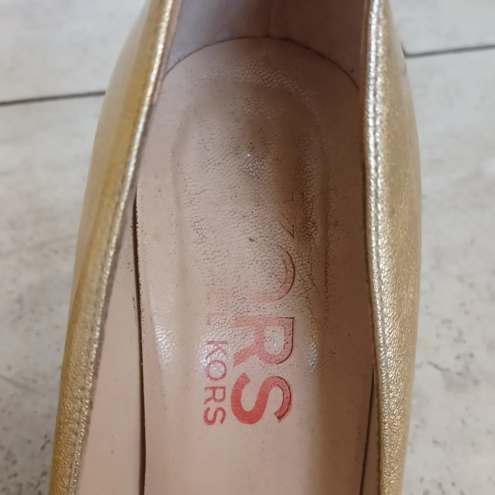 Michael Kors gold Stiletto Pump 8 heels shoe wedding  glam Party Y2k